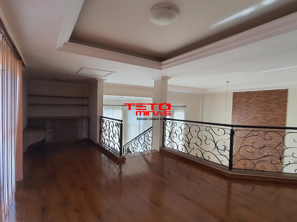 Casa à venda com 3 quartos, 248m² - Foto 8