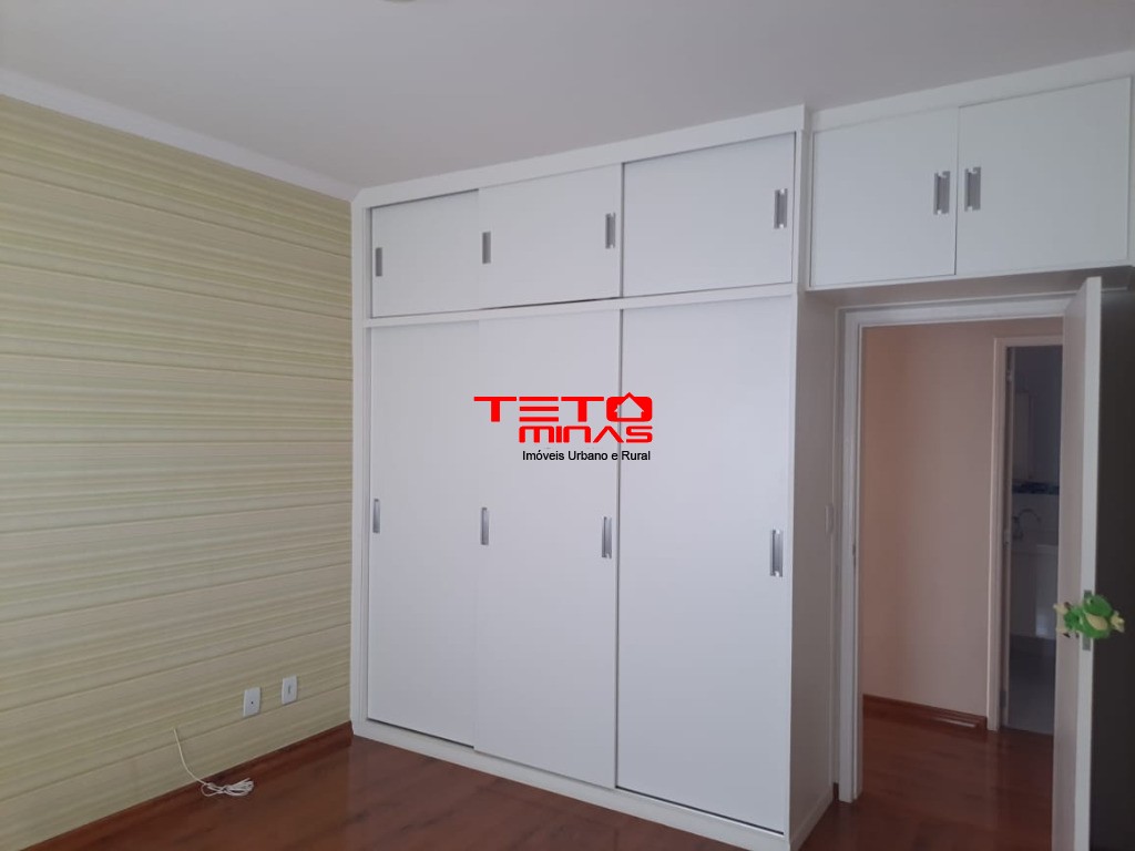Casa à venda com 3 quartos, 248m² - Foto 18