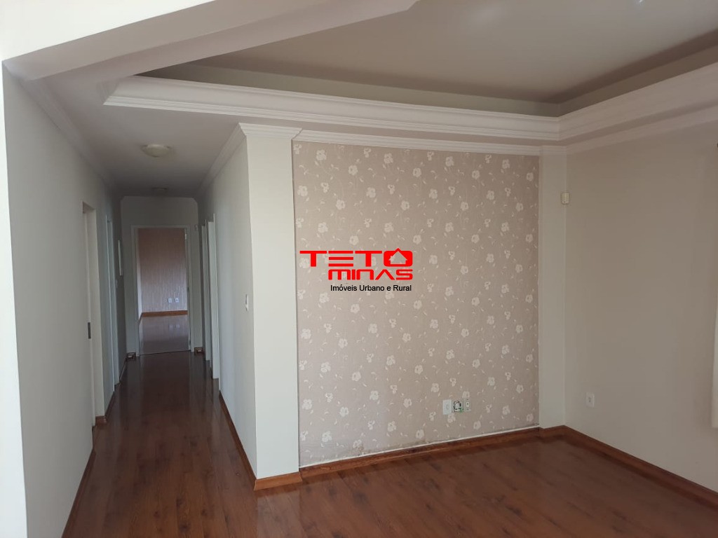 Casa à venda com 3 quartos, 248m² - Foto 14