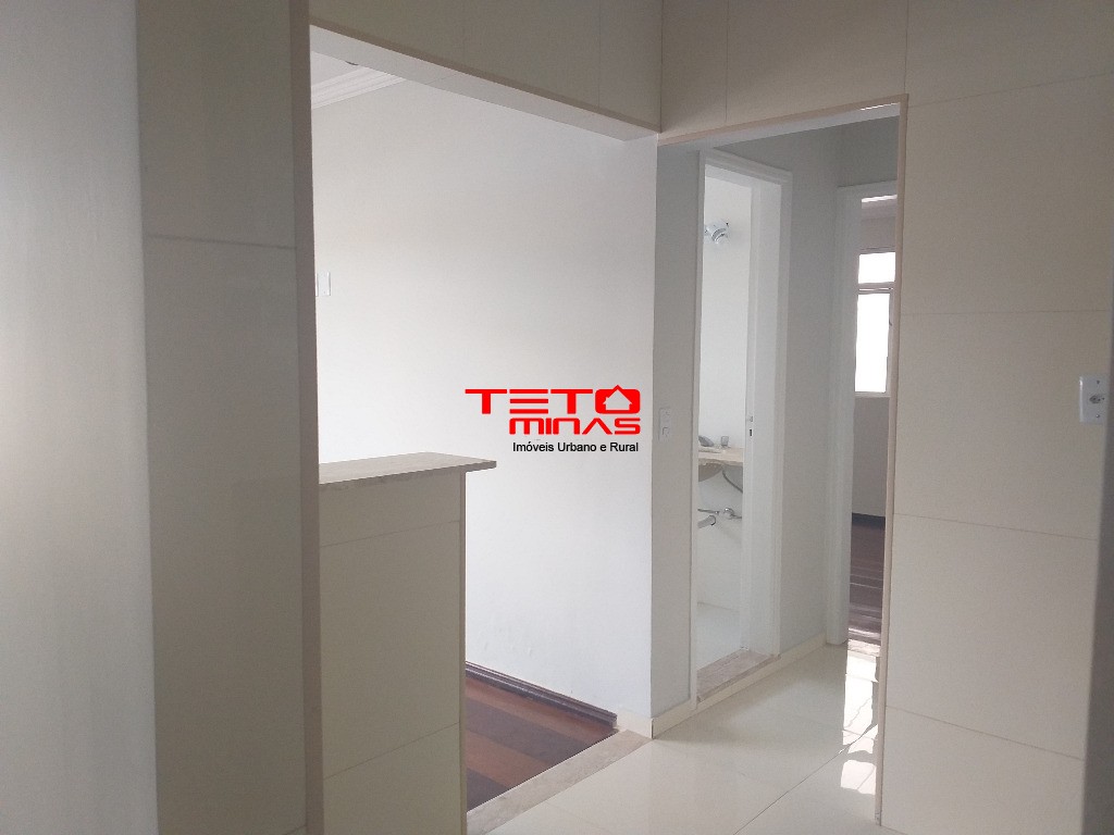 Apartamento à venda com 3 quartos, 96m² - Foto 2