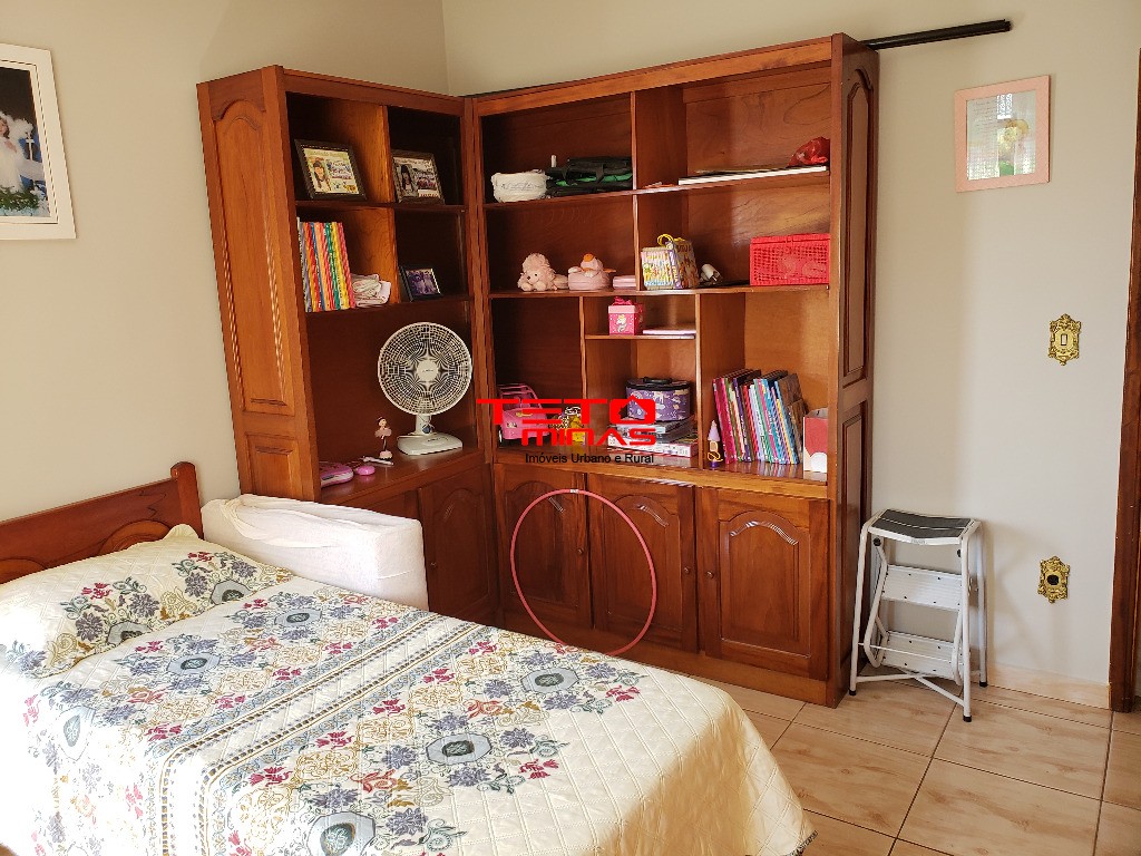 Casa à venda com 4 quartos, 310m² - Foto 22