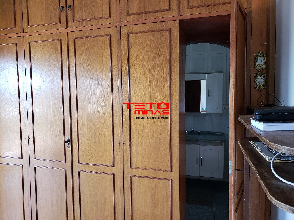 Casa à venda com 4 quartos, 310m² - Foto 43