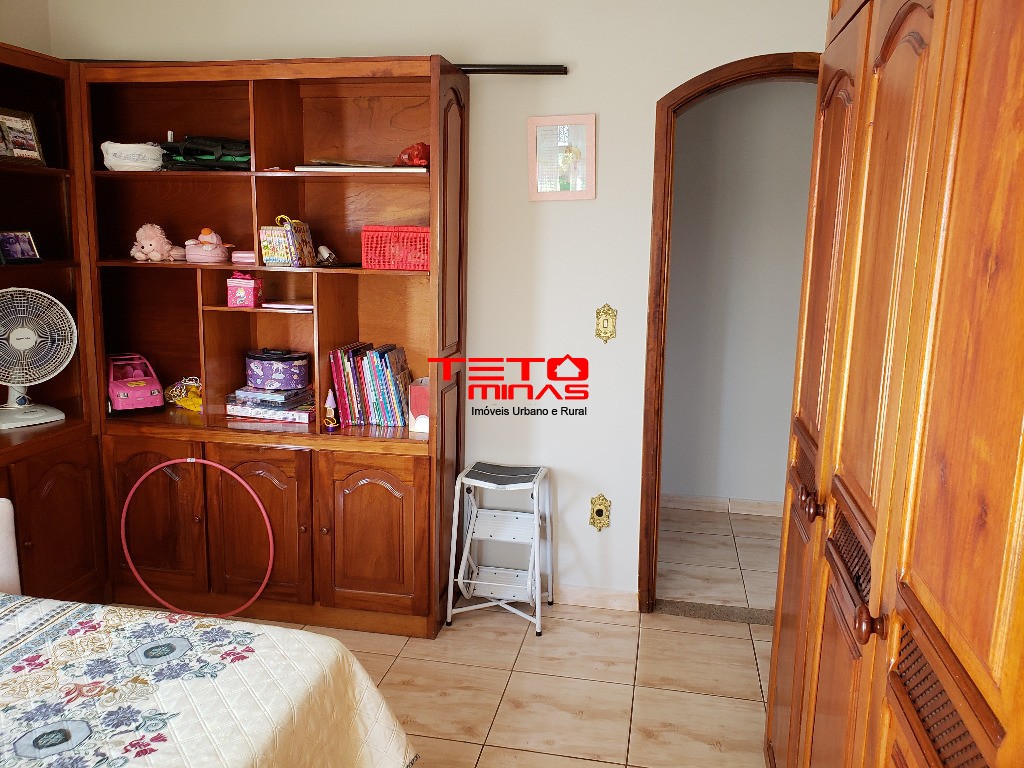 Casa à venda com 4 quartos, 310m² - Foto 23