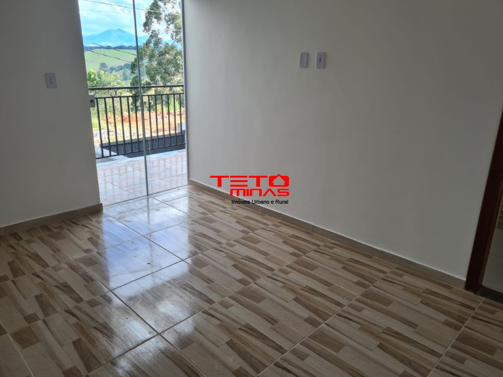 Casa à venda com 2 quartos, 90m² - Foto 3