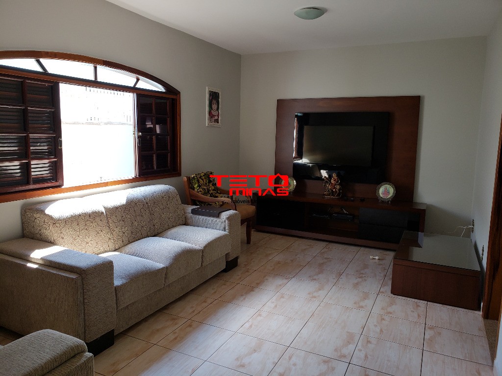 Casa à venda com 4 quartos, 310m² - Foto 5