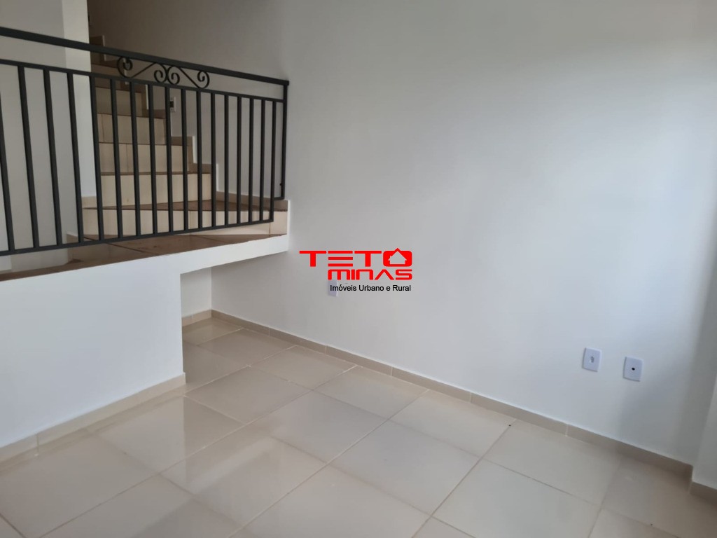 Casa à venda com 2 quartos, 90m² - Foto 11