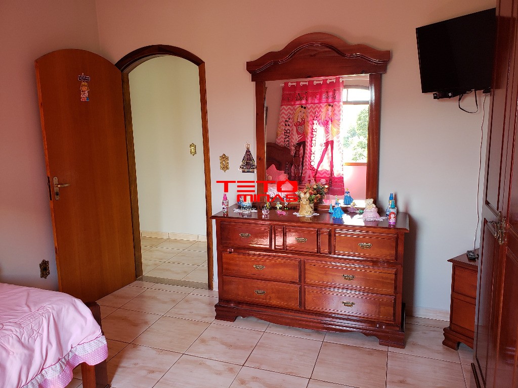 Casa à venda com 4 quartos, 310m² - Foto 16