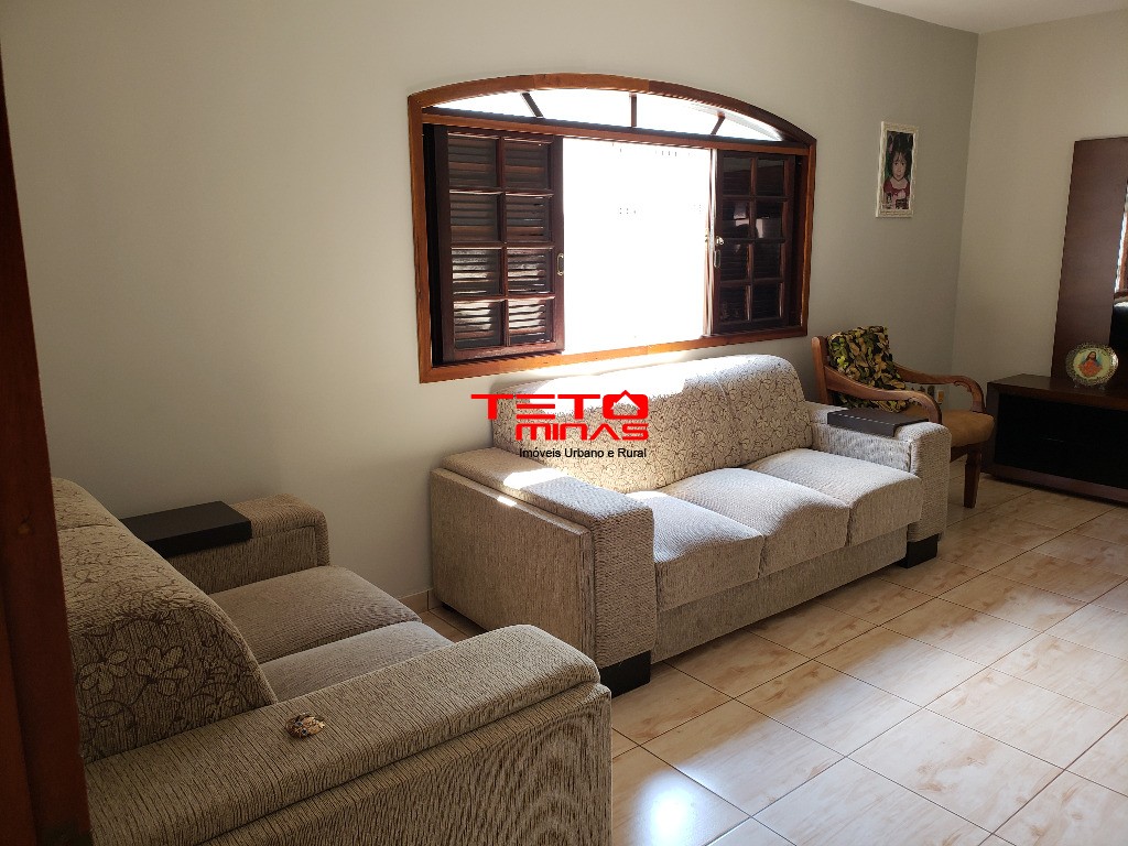 Casa à venda com 4 quartos, 310m² - Foto 4