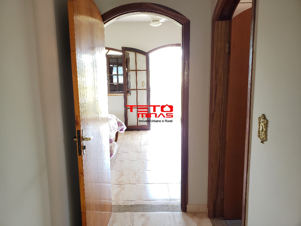 Casa à venda com 4 quartos, 310m² - Foto 31