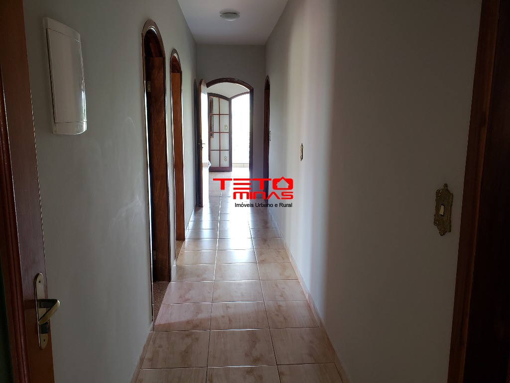 Casa à venda com 4 quartos, 310m² - Foto 11