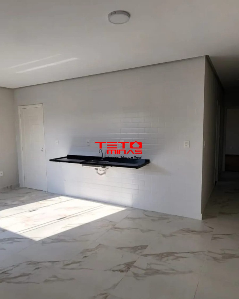 Casa à venda com 2 quartos, 125m² - Foto 2