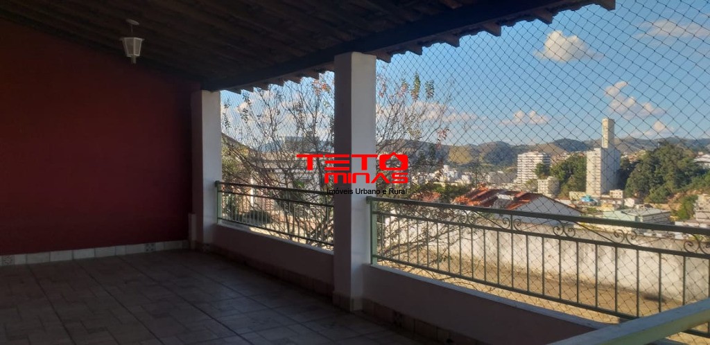 Casa à venda com 3 quartos, 102m² - Foto 1