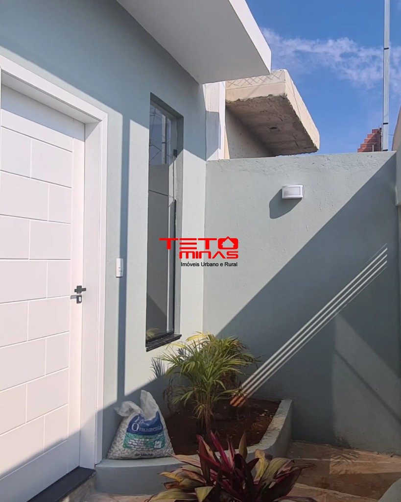 Casa à venda com 2 quartos, 125m² - Foto 4