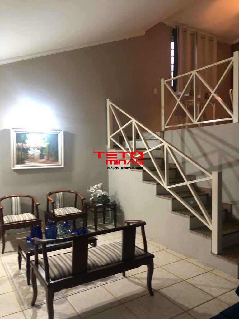 Casa à venda com 4 quartos, 354m² - Foto 21