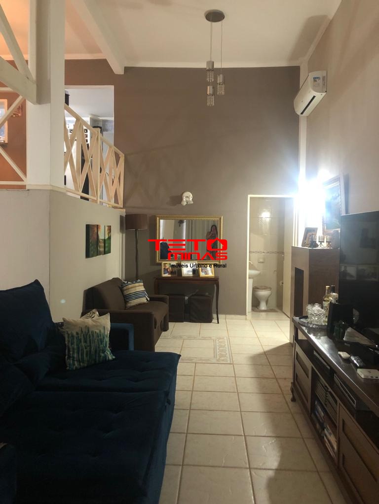 Casa à venda com 4 quartos, 354m² - Foto 18