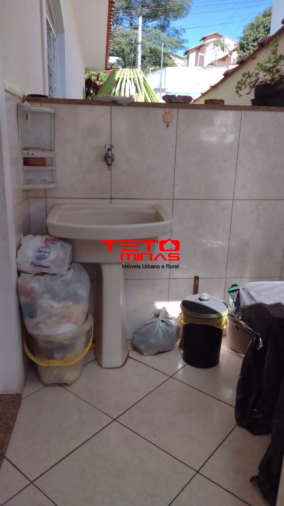 Casa à venda com 3 quartos, 360m² - Foto 3