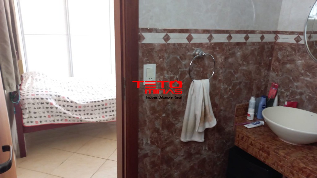 Casa à venda com 3 quartos, 360m² - Foto 14