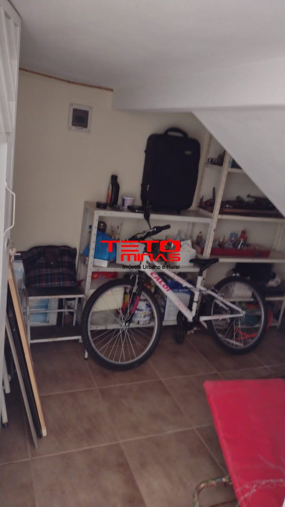 Casa à venda com 3 quartos, 360m² - Foto 4