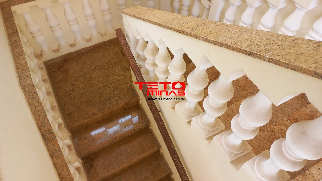 Casa à venda com 3 quartos, 360m² - Foto 35