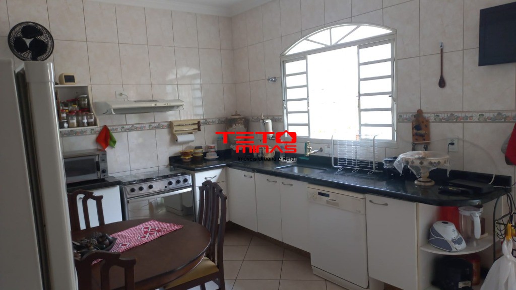 Casa à venda com 3 quartos, 360m² - Foto 10