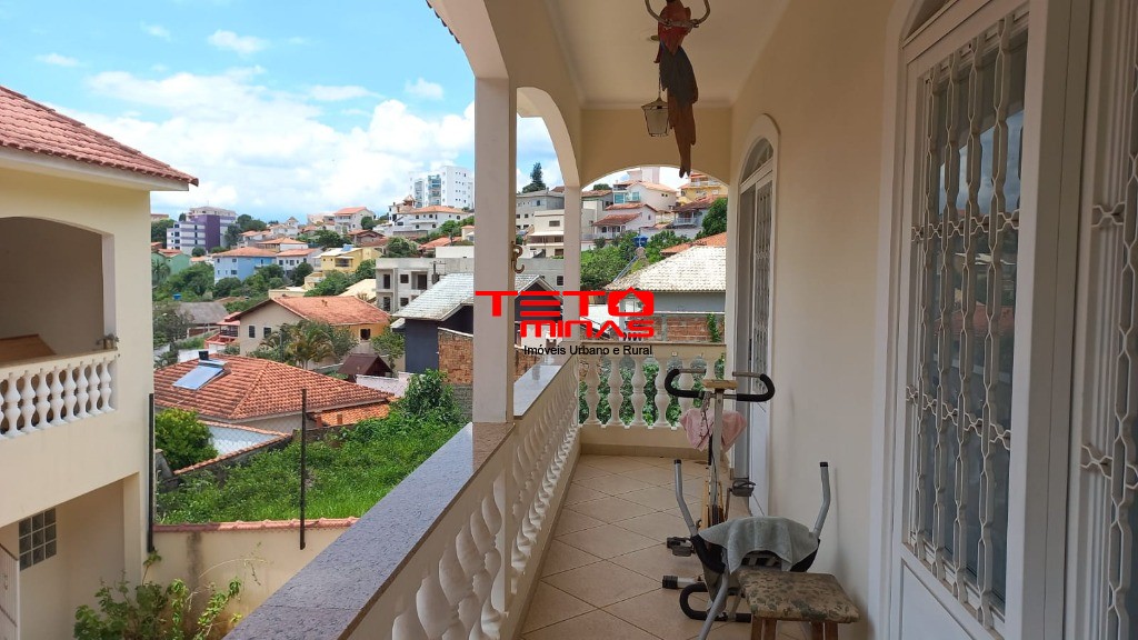 Casa à venda com 3 quartos, 360m² - Foto 22