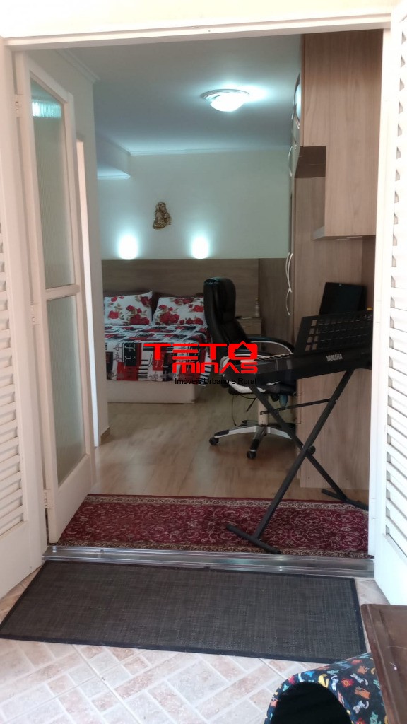 Casa à venda com 3 quartos - Foto 2