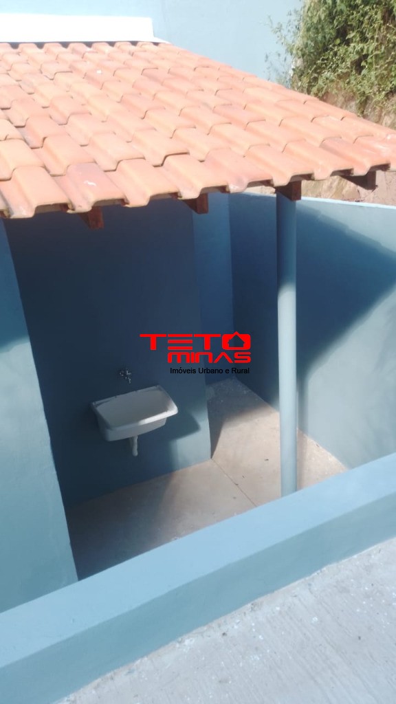 Casa à venda com 2 quartos, 250m² - Foto 2