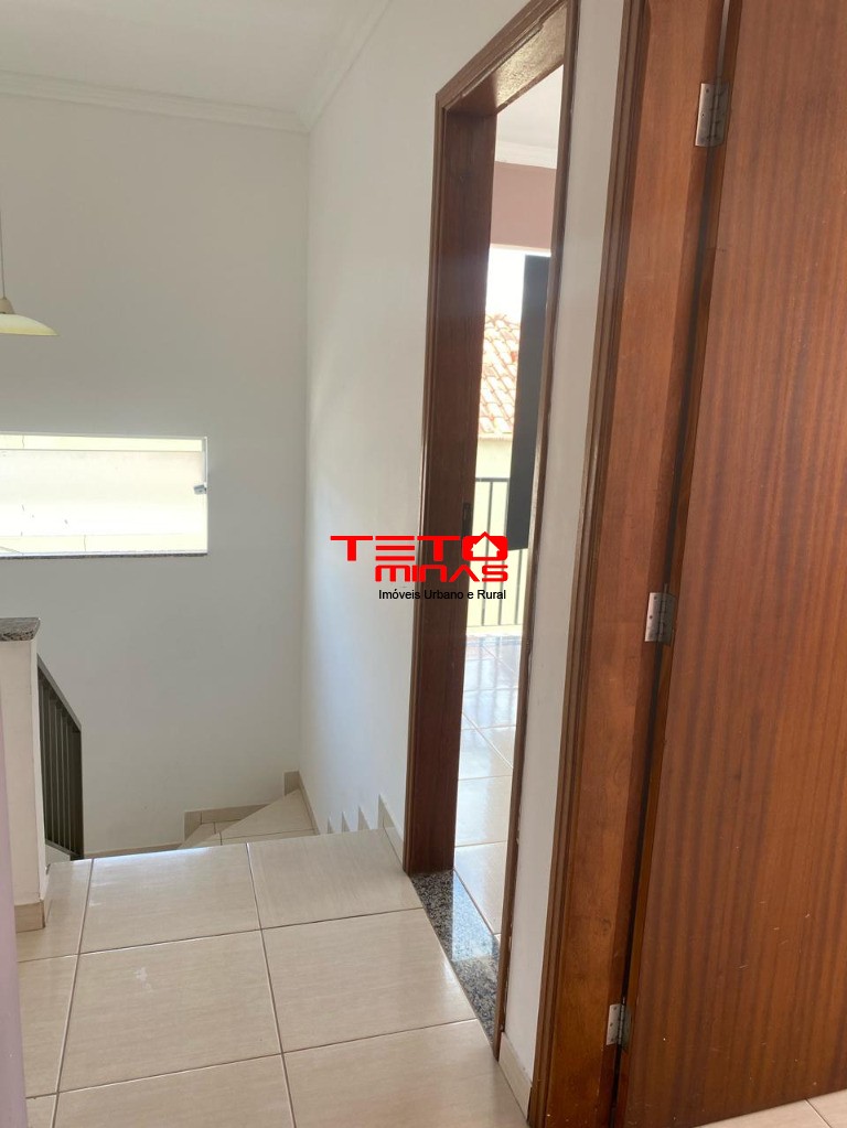 Casa à venda com 2 quartos, 110m² - Foto 13