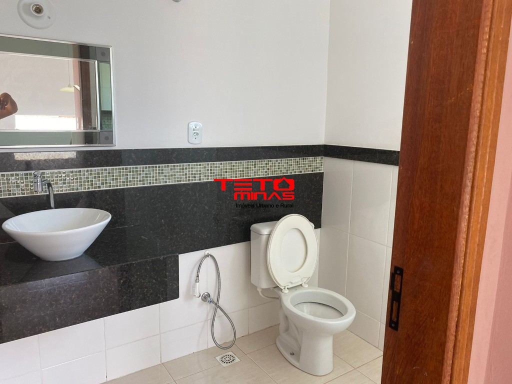 Casa à venda com 2 quartos, 110m² - Foto 4