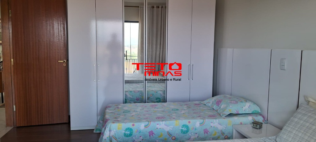 Casa à venda com 3 quartos, 250m² - Foto 17