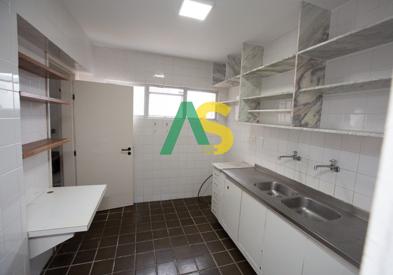 Apartamento à venda com 3 quartos, 200m² - Foto 13