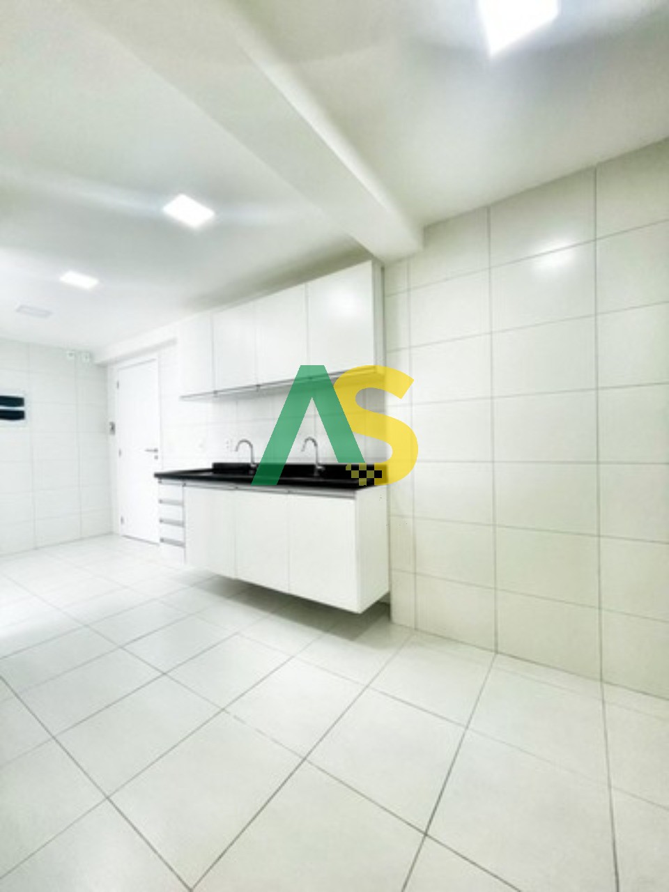 Apartamento à venda com 4 quartos, 137m² - Foto 5