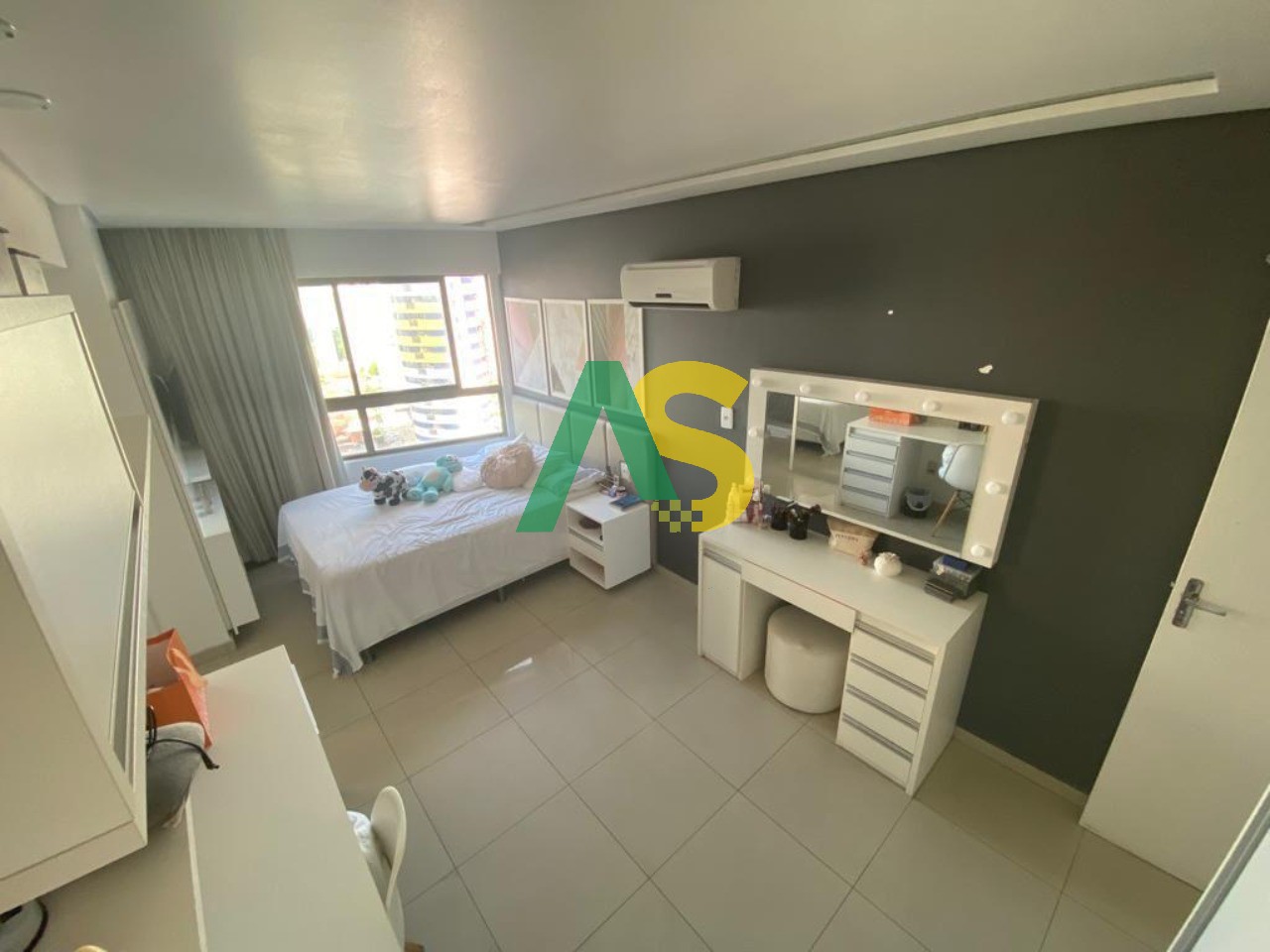 Apartamento à venda com 3 quartos, 198m² - Foto 14