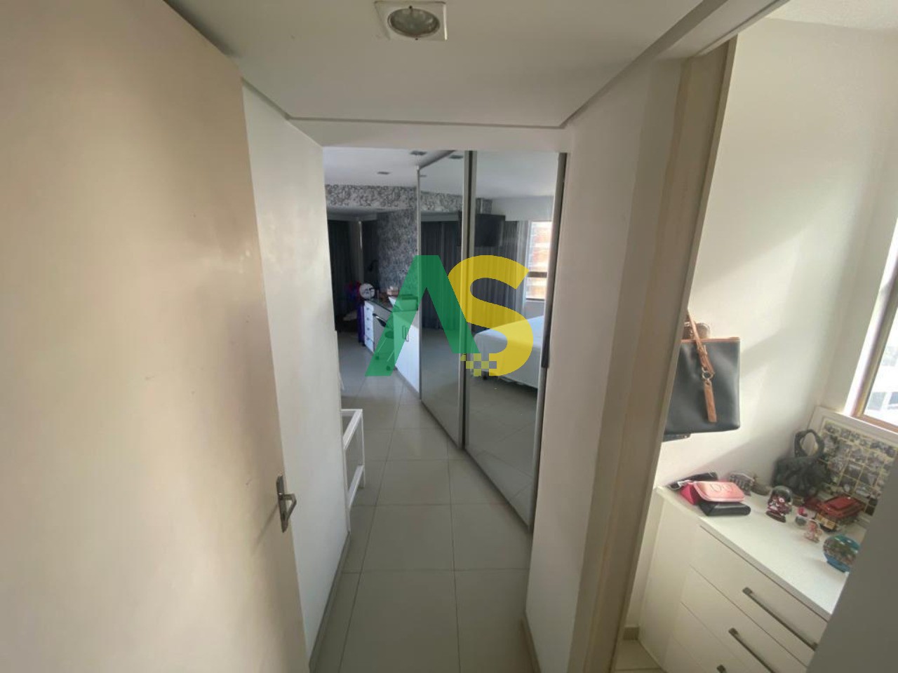 Apartamento à venda com 3 quartos, 198m² - Foto 11