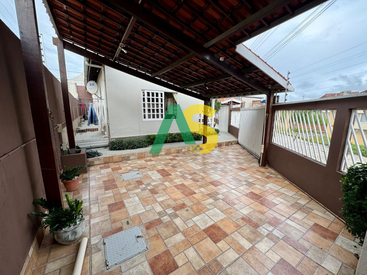 Casa à venda com 3 quartos, 180m² - Foto 3