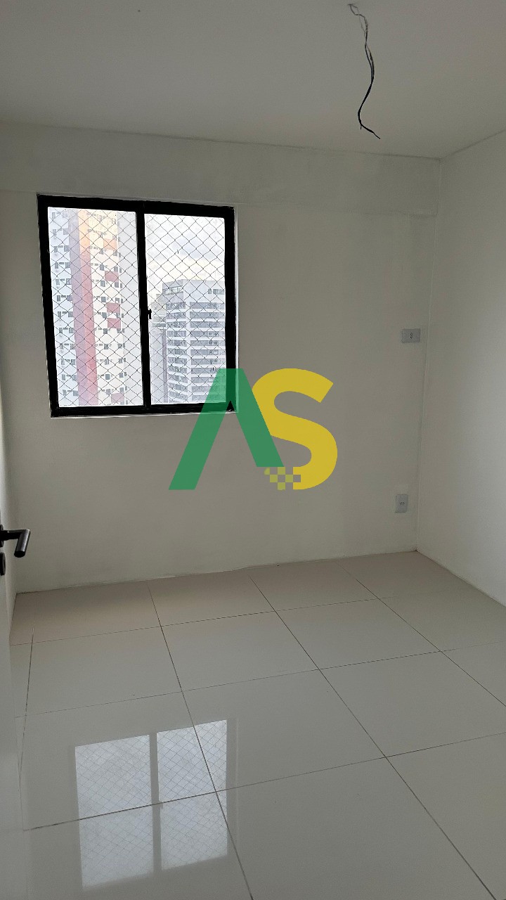 Apartamento à venda com 3 quartos, 79m² - Foto 2