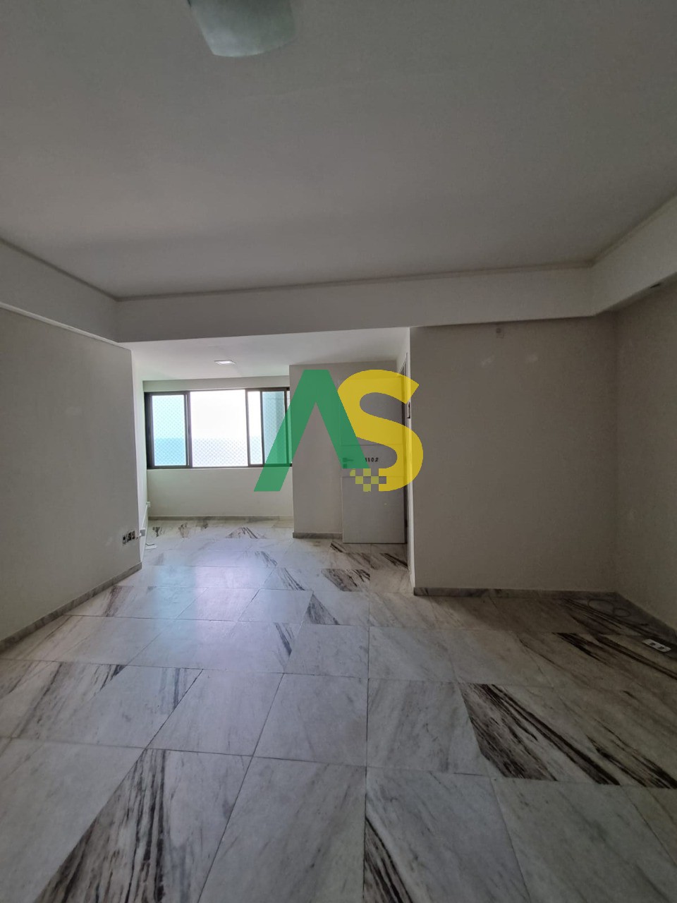 Apartamento à venda com 3 quartos, 149m² - Foto 2