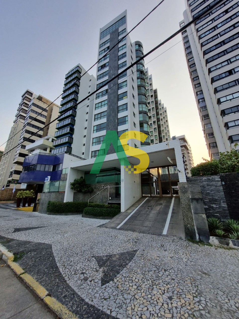 Apartamento à venda com 3 quartos, 149m² - Foto 1