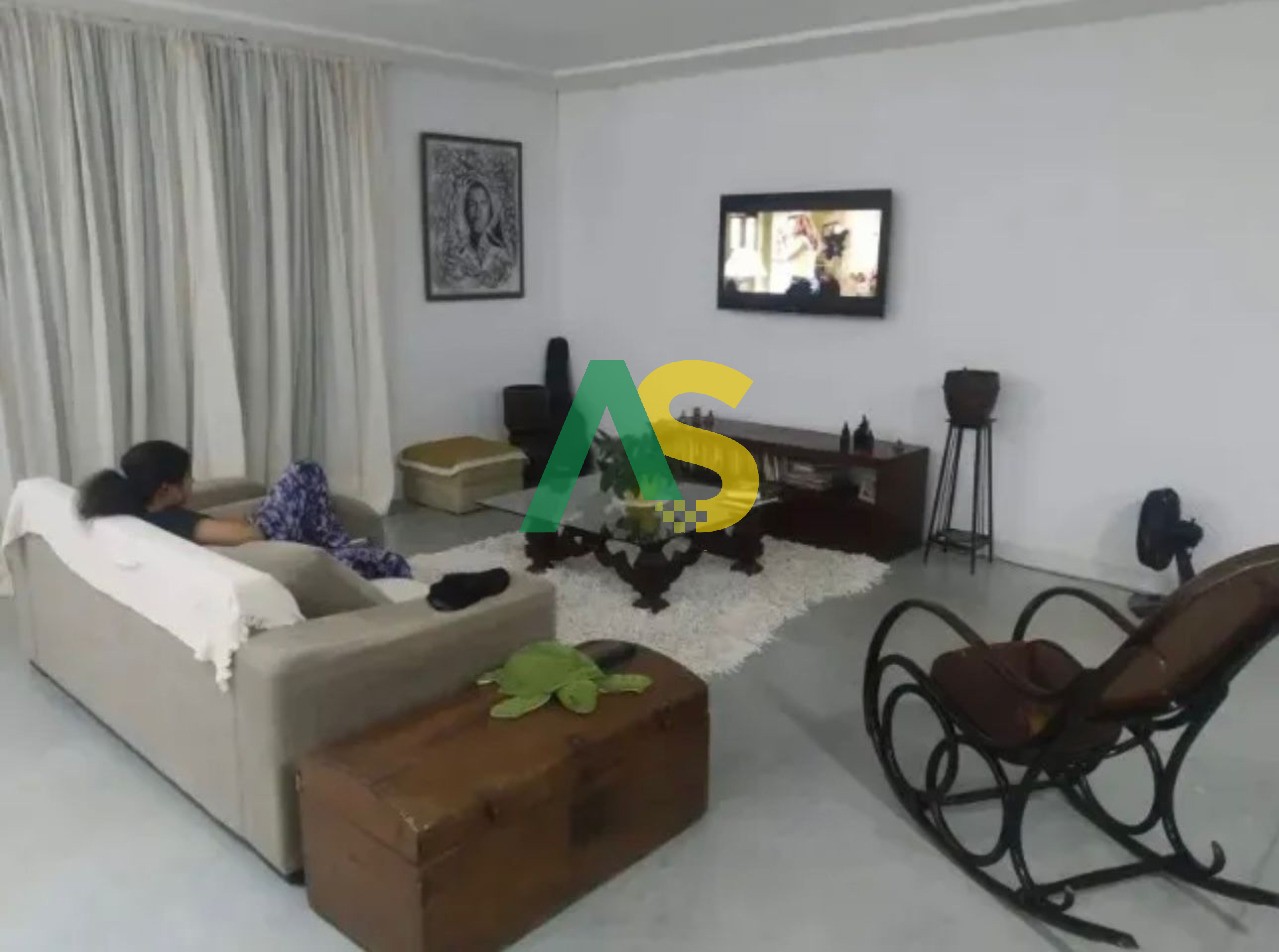 Casa à venda com 5 quartos, 250m² - Foto 7