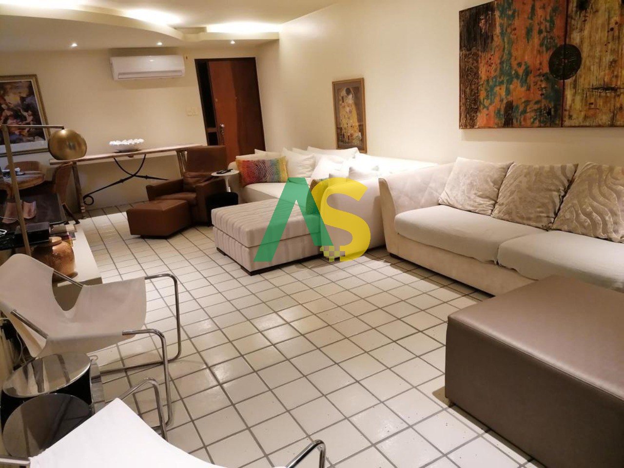 Apartamento à venda com 3 quartos, 167m² - Foto 2