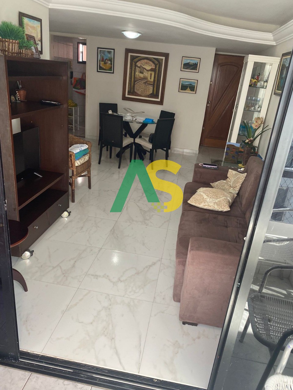 Apartamento à venda com 3 quartos, 96m² - Foto 2