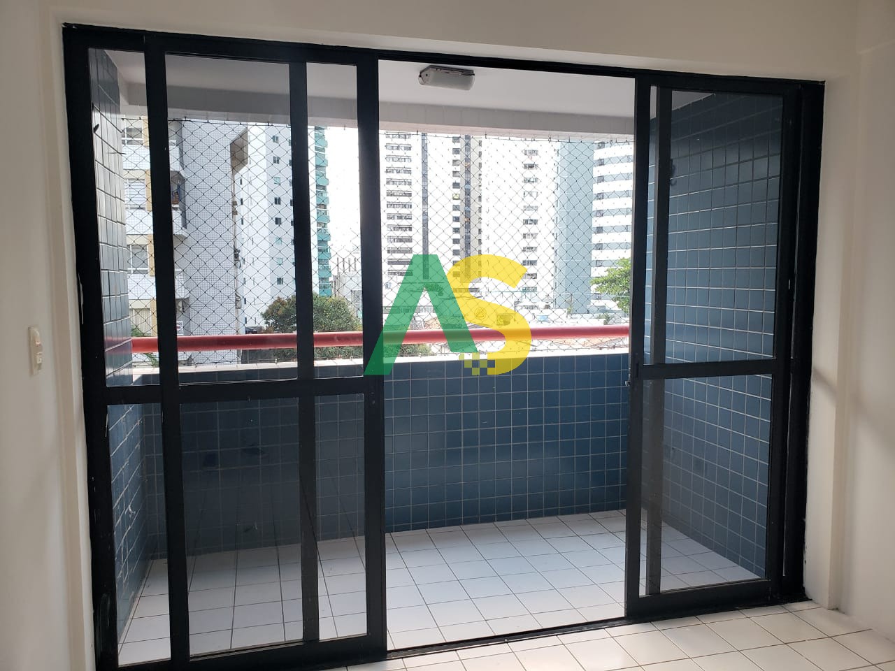 Apartamento à venda com 3 quartos, 75m² - Foto 3