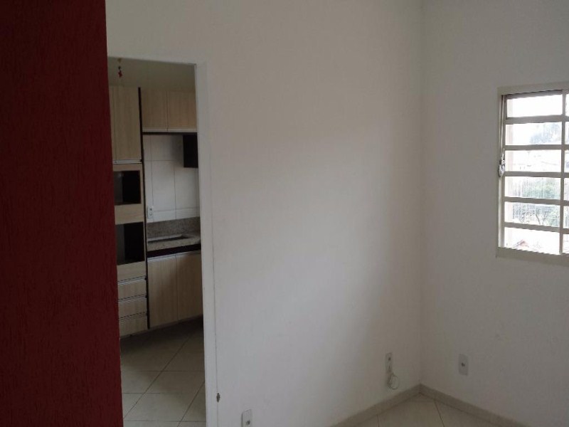 Casa à venda com 3 quartos, 250m² - Foto 7