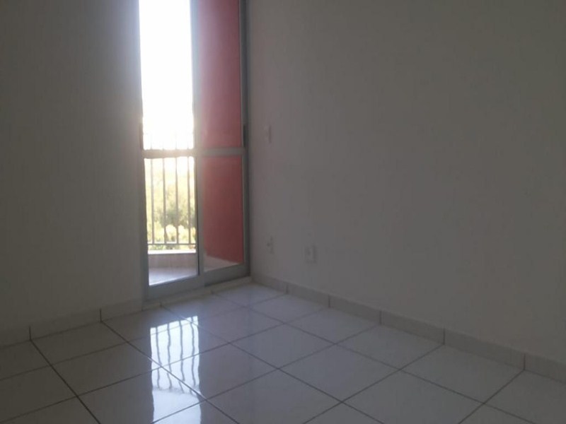 Apartamento à venda com 2 quartos, 48m² - Foto 2