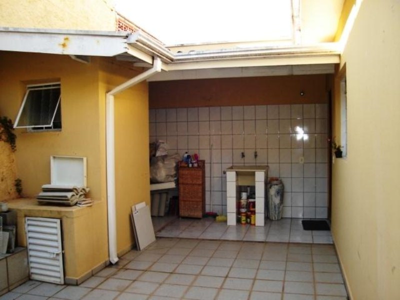 Casa à venda com 3 quartos, 190m² - Foto 1