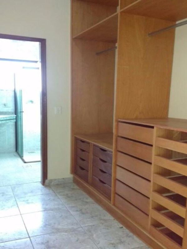 Casa à venda com 4 quartos, 1500m² - Foto 12