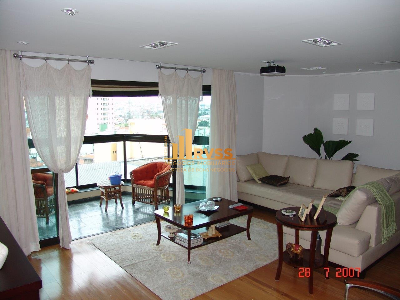 Apartamento à venda com 3 quartos, 188m² - Foto 1