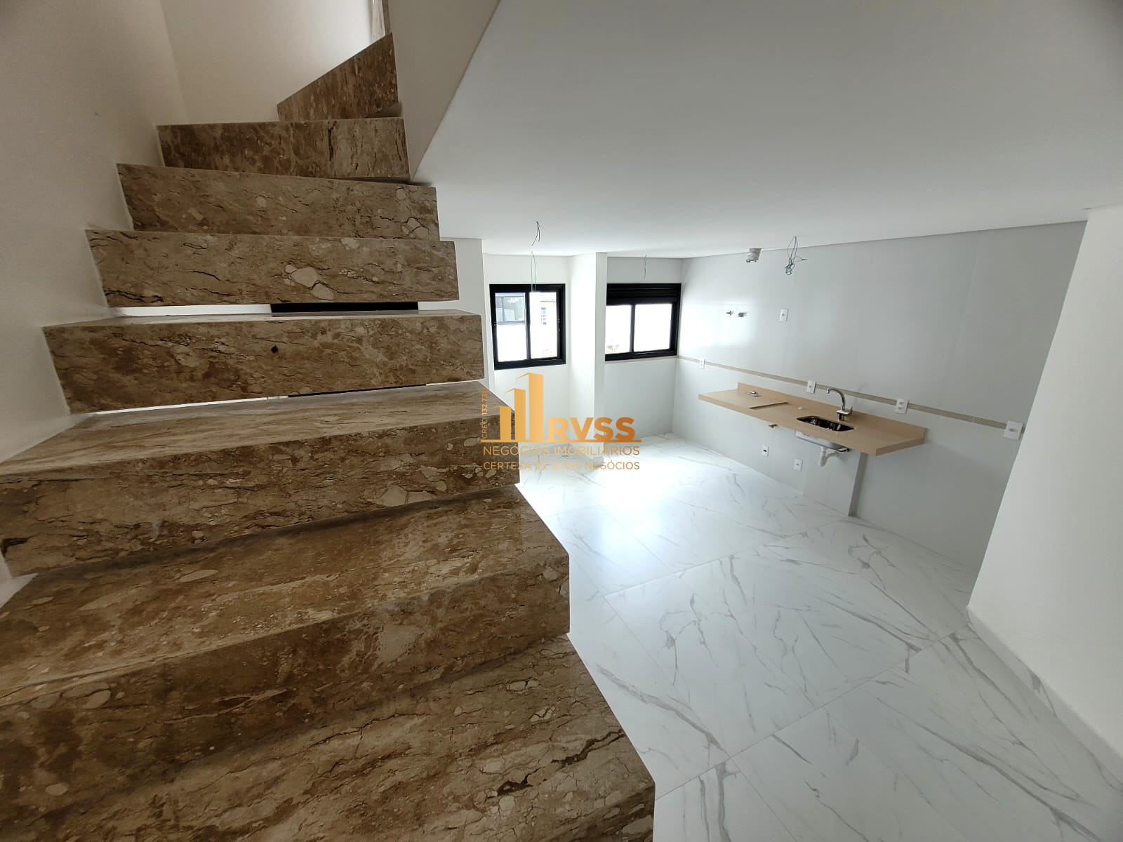 Apartamento à venda com 2 quartos, 110m² - Foto 4