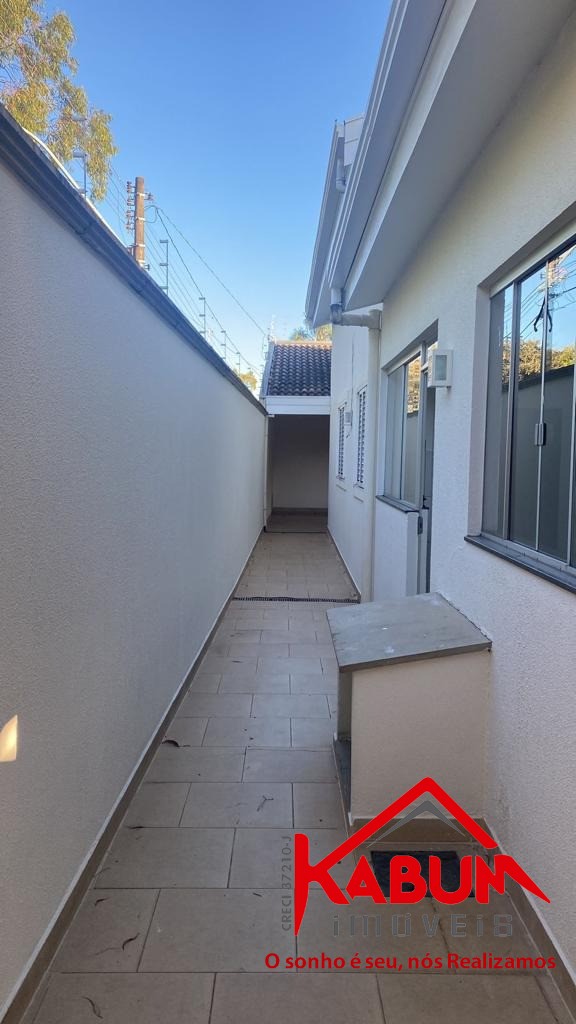 Casa à venda com 3 quartos, 250m² - Foto 4