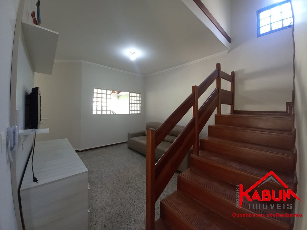 Casa à venda com 2 quartos, 241m² - Foto 4